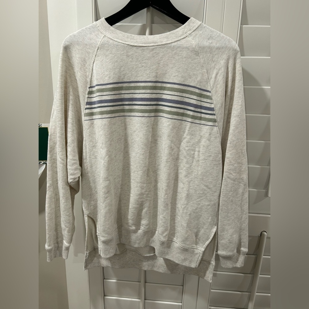 American Eagle Crewneck/ EUC / Size small / Slits on the side